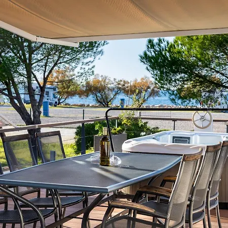 Lovely Houseboat 아파트 *