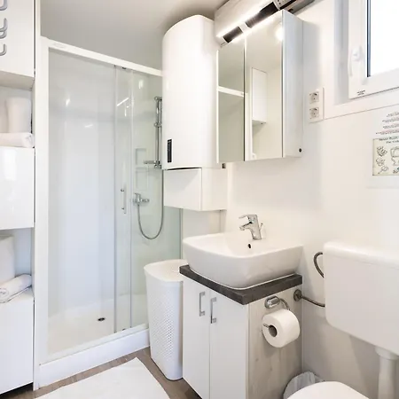 Lovely Houseboat * Πορτορόζ