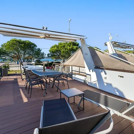 Lovely Houseboat Πορτορόζ