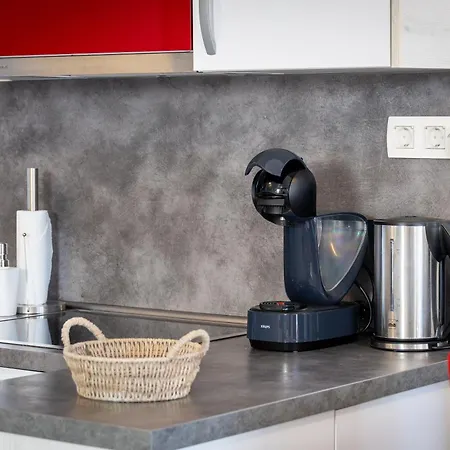 Lovely Houseboat * 포르토로즈