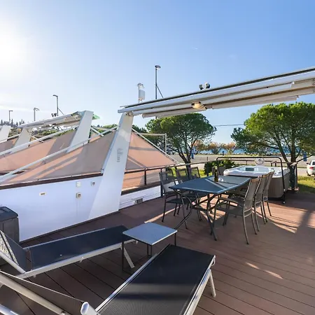 Apartament Lovely Houseboat *