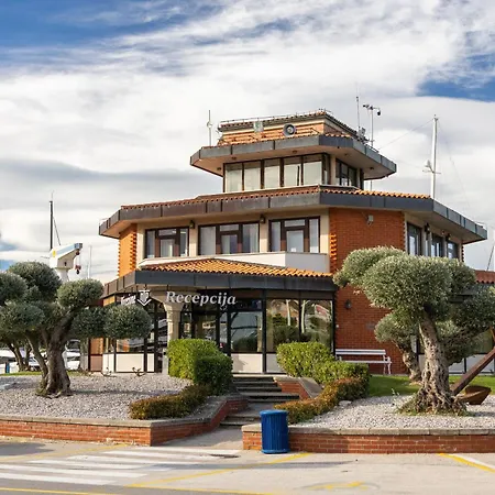 Lovely Houseboat Apartamento *