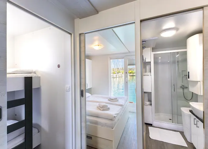 Daire Lovely Houseboat